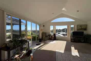 18 Ewhurst Place, Goodwood Heights