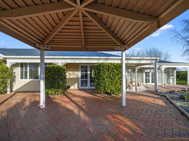 111 Telegraph Road, Burnham