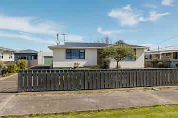 60 Sherwill Street East, Feilding