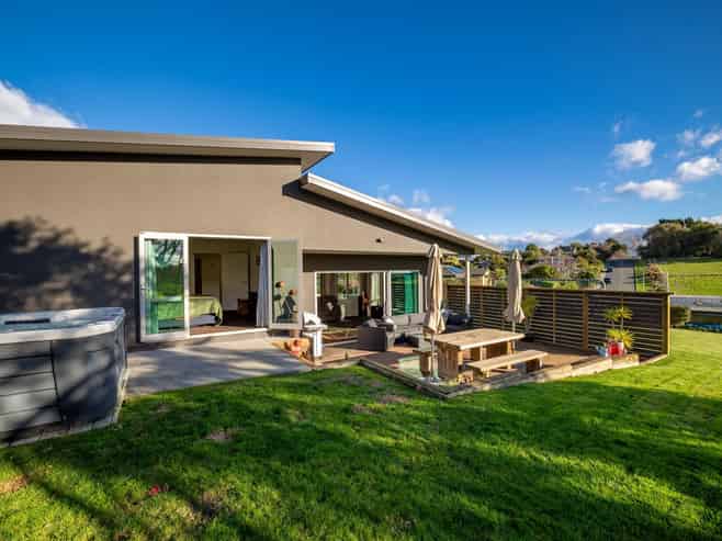 15 Lionel Place, Mapua