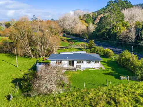 2416 State Highway 1, Brynderwyn