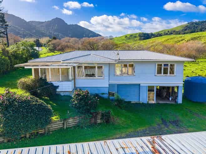 2416 State Highway 1, Brynderwyn