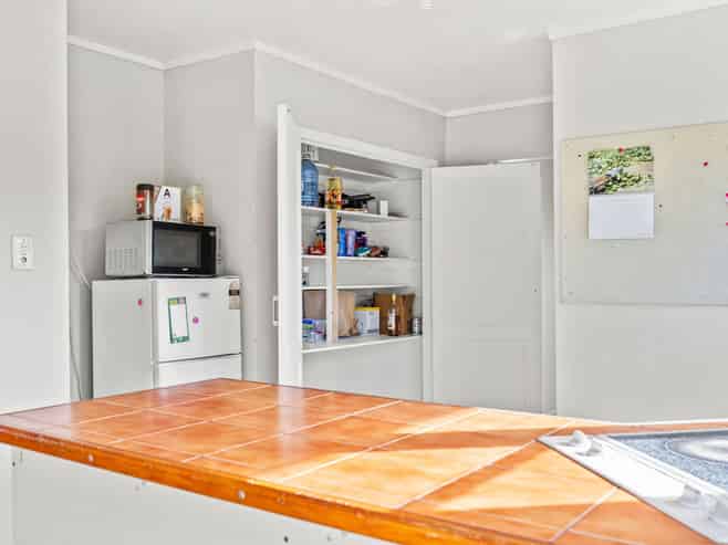 2416 State Highway 1, Brynderwyn