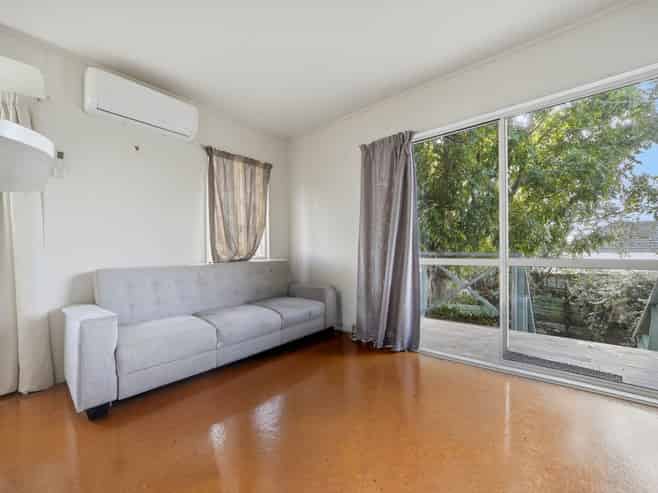 16 Morrie Laing Avenue, Mount Roskill