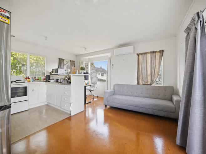 16 Morrie Laing Avenue, Mount Roskill