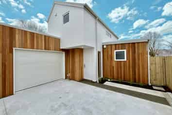 98D Geraldine Street, Edgeware