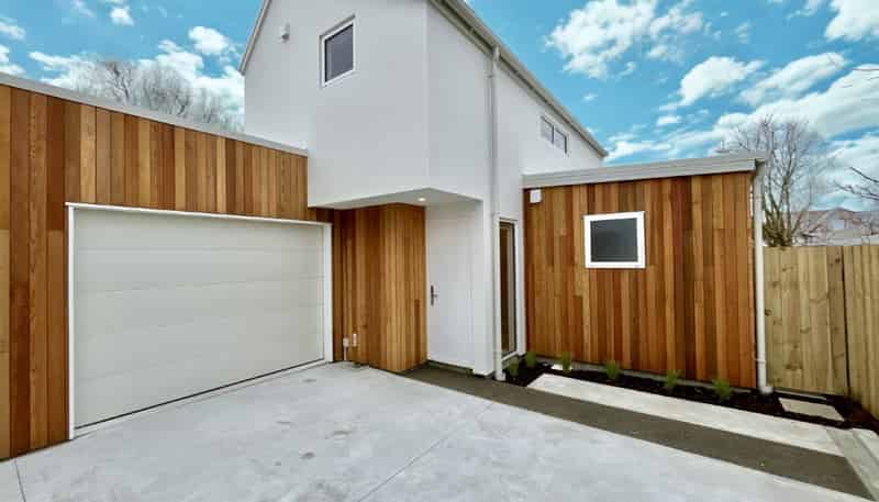 98D Geraldine Street, Edgeware