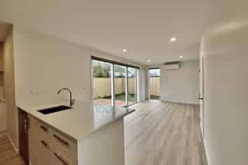 98D Geraldine Street, Edgeware