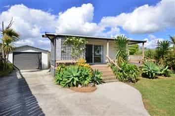 14a Ross Crescent, Orewa