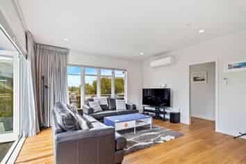 1/20 James Laurie Street, Henderson