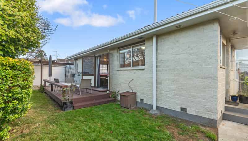 28B Prestons Road, Redwood