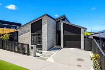 76 Huanui Drive, Orewa