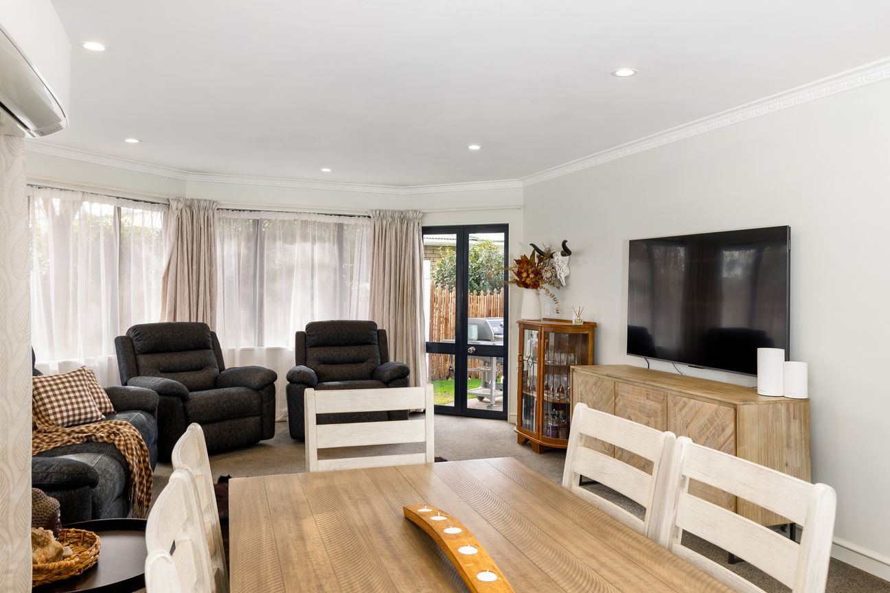 Modern Living, Genuine Motivation - Meer