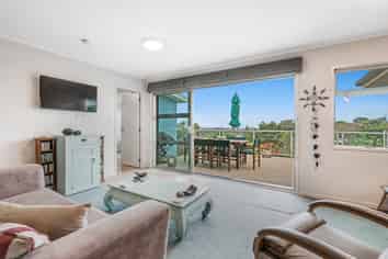 25 Moffat Road, Orewa