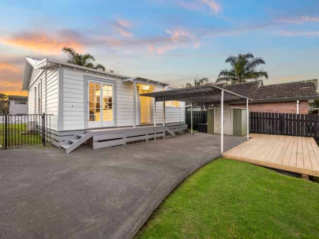 1/141 Colwill Road, Massey