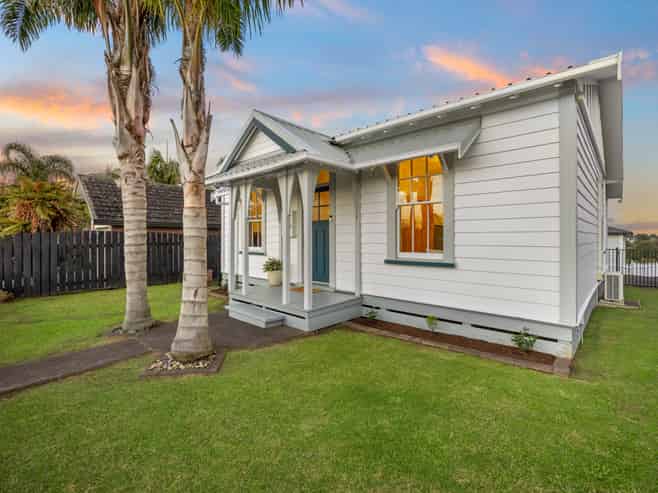 1/141 Colwill Road, Massey