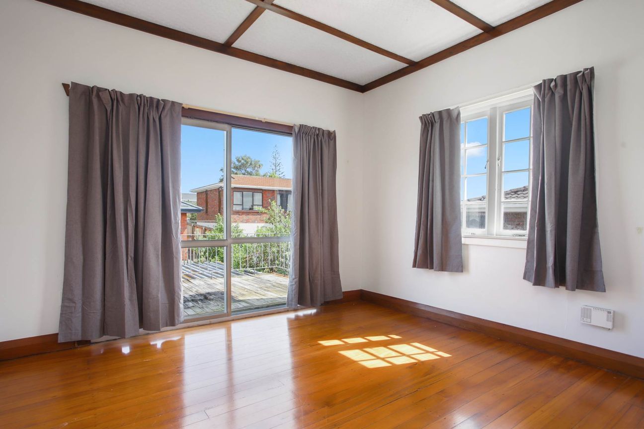 Got it all in Glen Eden – pohled 3