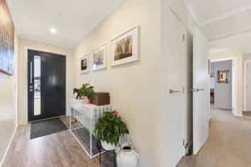 15 Midlane Crescent, Richmond