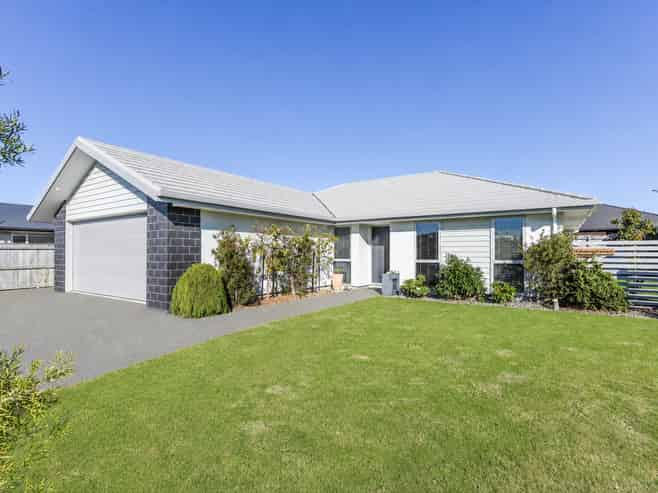 15 Midlane Crescent, Richmond