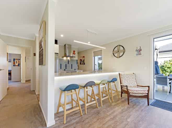 15 Midlane Crescent, Richmond