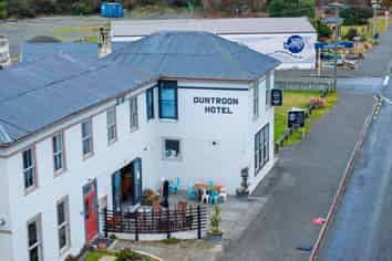 Duntroon Hotel & CycleStays