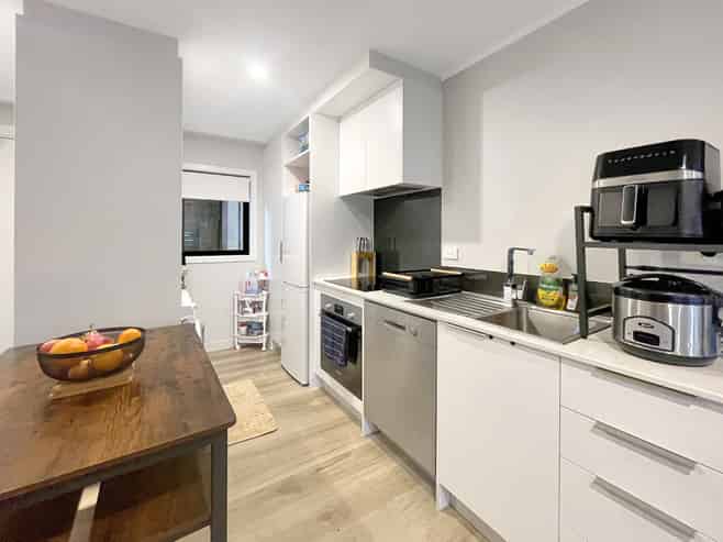 2F/11 Newtown Avenue , Newtown