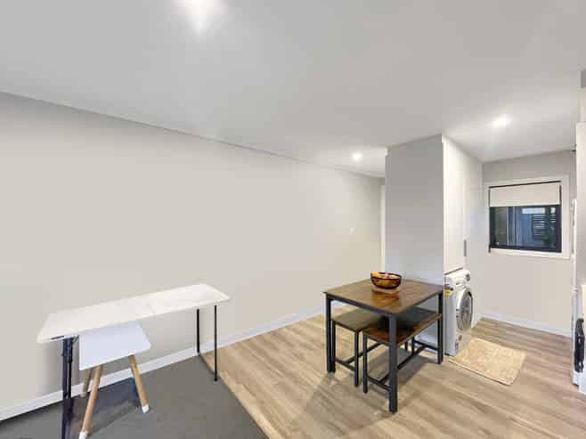 2F/11 Newtown Avenue , Newtown