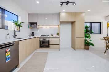 4 A-D Glenmore Road, Sunnyhills