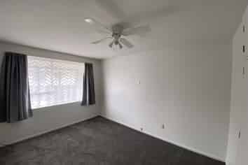 3A James Condon Place, Redwood