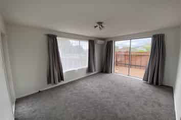 3A James Condon Place, Redwood