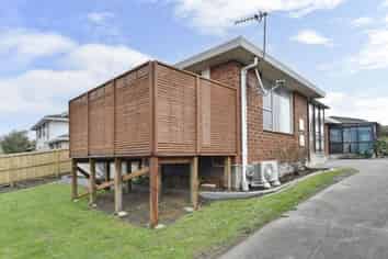3A James Condon Place, Redwood