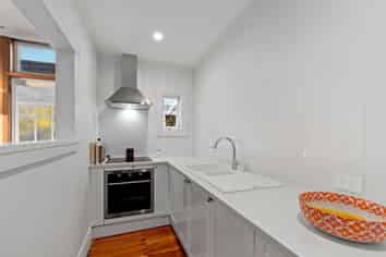 40 Albert Road, Devonport