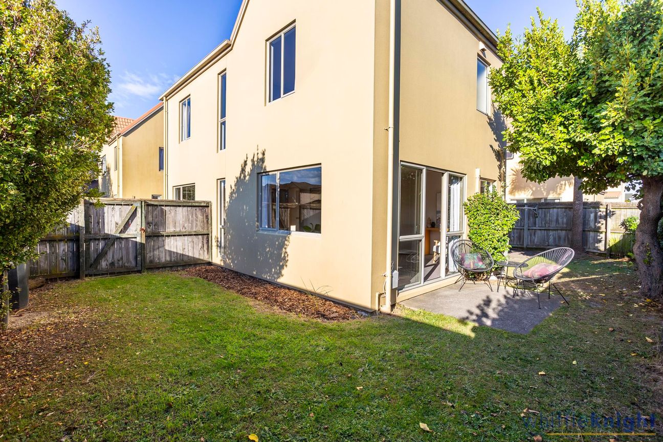 3 Bedrooms, Double Garage and in Top School Zones! - Widok 2
