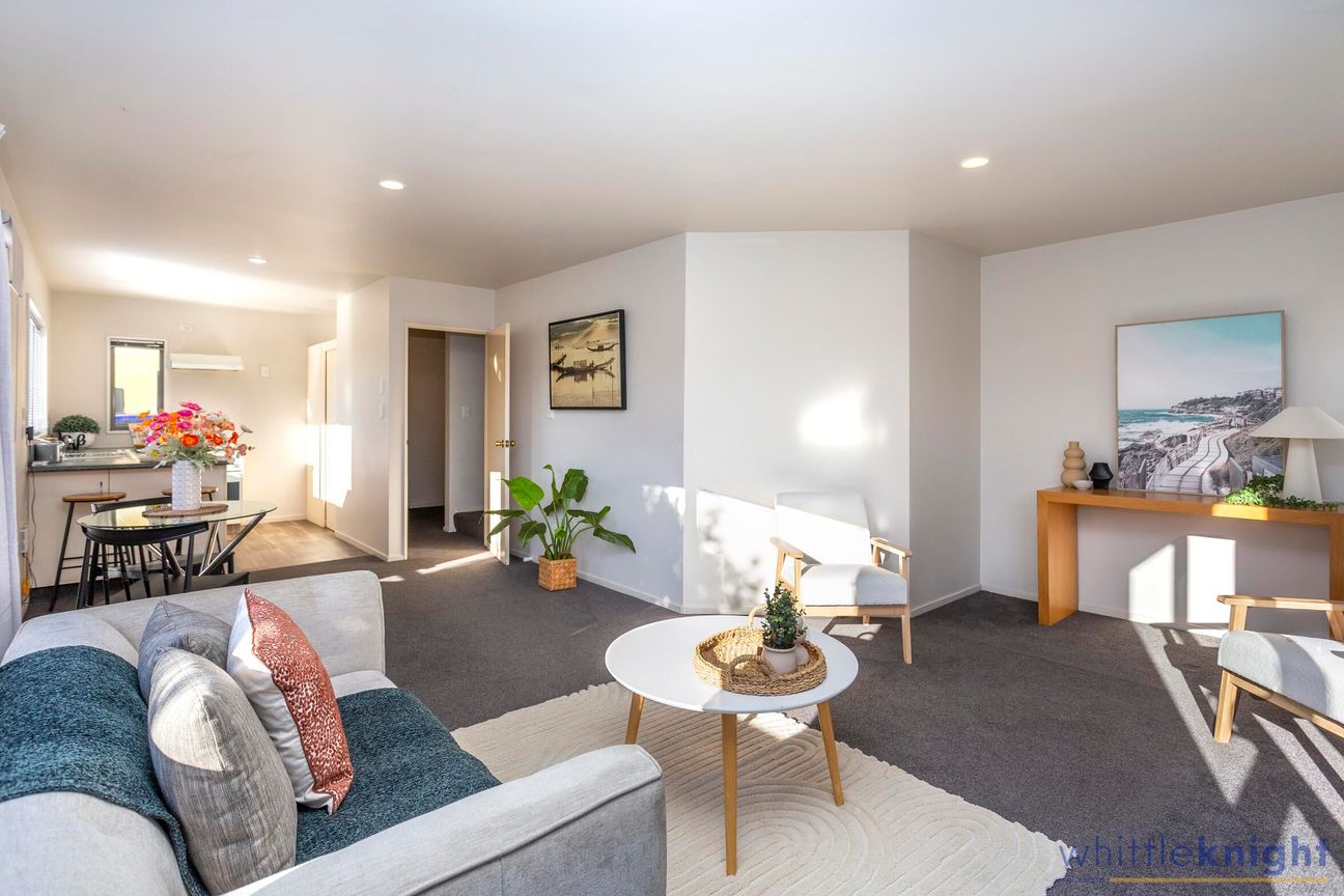 3 Bedrooms, Double Garage and in Top School Zones! - Widok 3