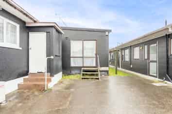 9 Ruihi Street, Victoria