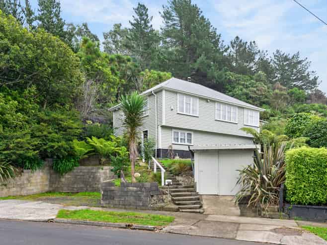 111 Judd Crescent, Naenae