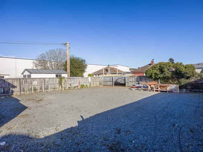Three bedrooms on 615sqm in Industrial Heavy Zone
