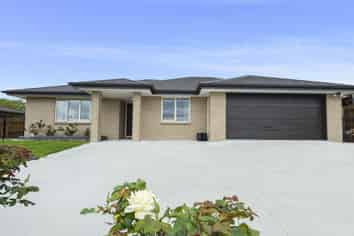 8 Briden Drive, Tikipunga