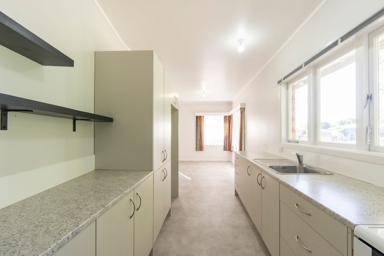 Beautiful Family Home in Prime Chartwell Location - Więcej