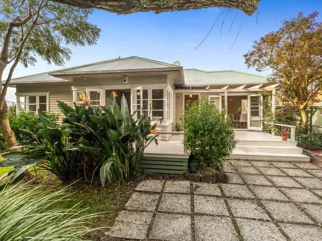 11 Irirangi Road, Greenlane