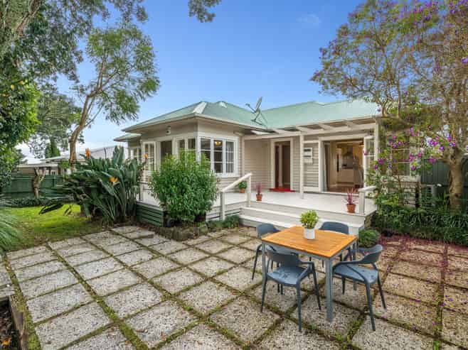 11 Irirangi Road, Greenlane