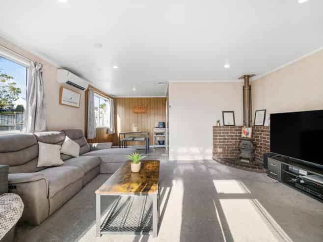 18 Farwood Drive, Henderson