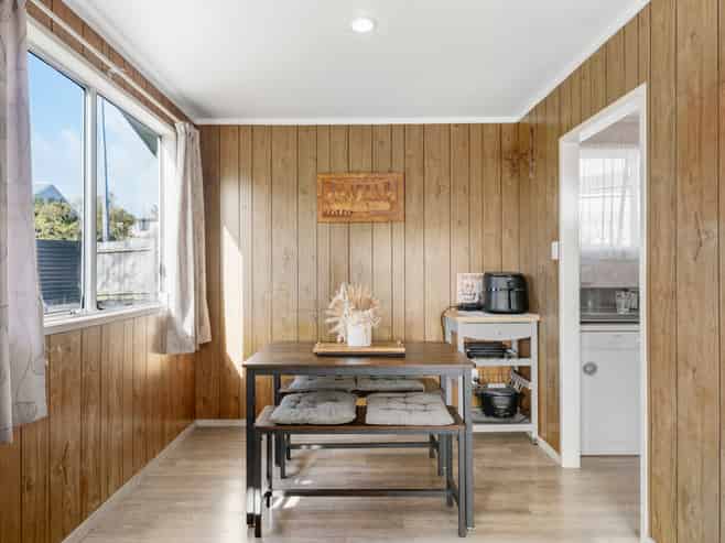 18 Farwood Drive, Henderson