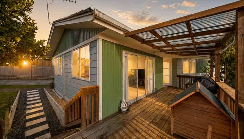18 Farwood Drive, Henderson