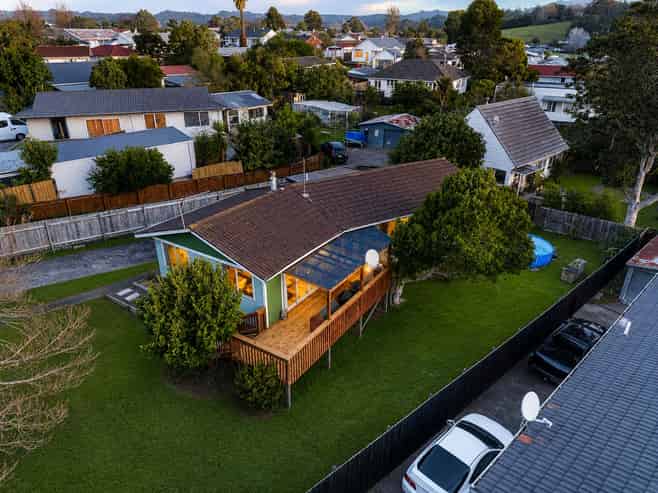 18 Farwood Drive, Henderson