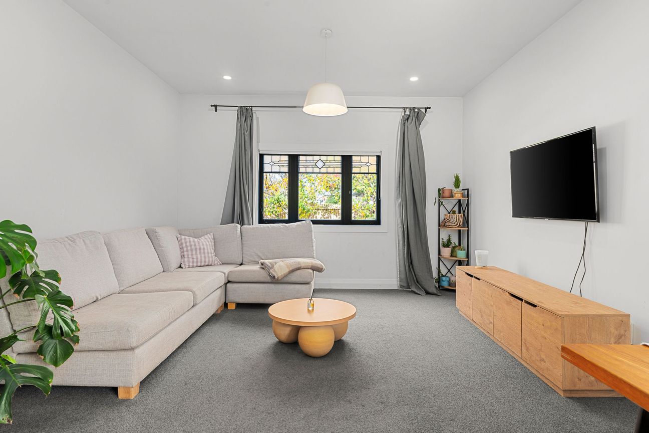 Charming Renovated Character - Aanzicht 3
