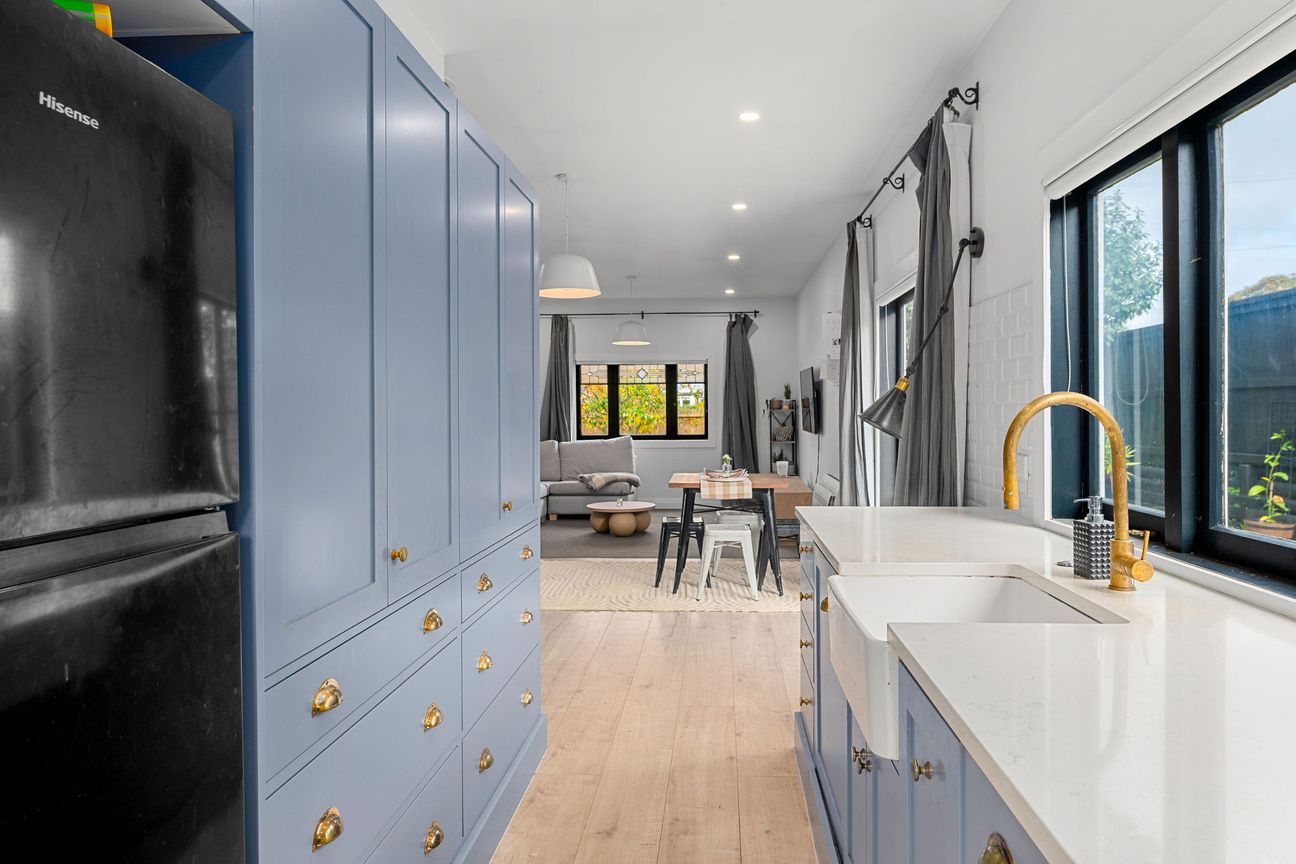 Charming Renovated Character - Meer