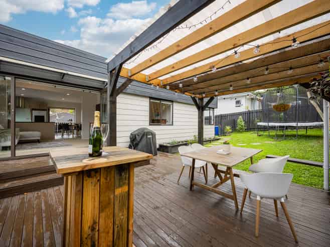 2/5 Witheford Drive, Bayview