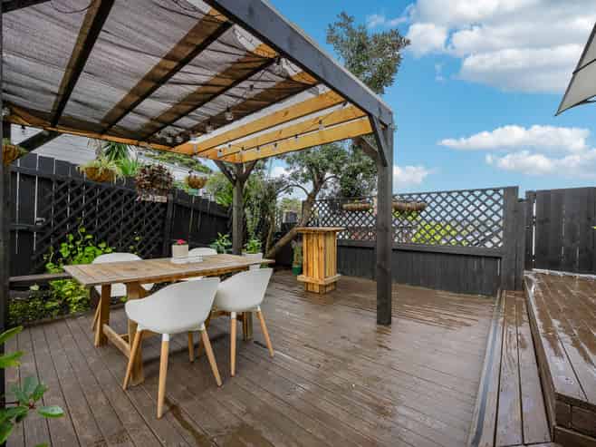 2/5 Witheford Drive, Bayview