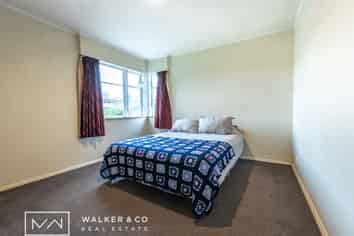 12 Field Street, Silverstream